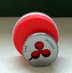 2.5mm x 0.45 Die 13/16